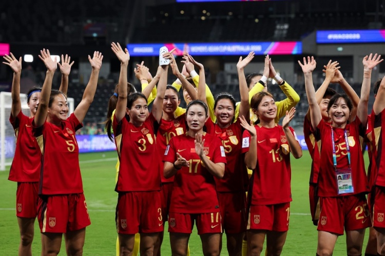 世界杯数据分析-VAR的划线为啥这么歪，中国女足的进球真的不越位？