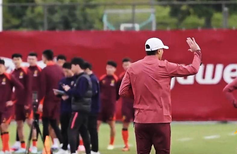 世界杯直播下载-邵佳一挺固执！王上源腰部不适 球迷力推荐7大悍腰 依木兰不补招