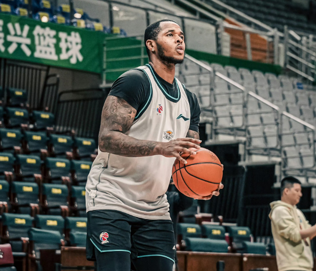 世界杯手机观看-辽宁男篮VS新疆！杨鸣输球或下课，威尔斯爆发，央视直播