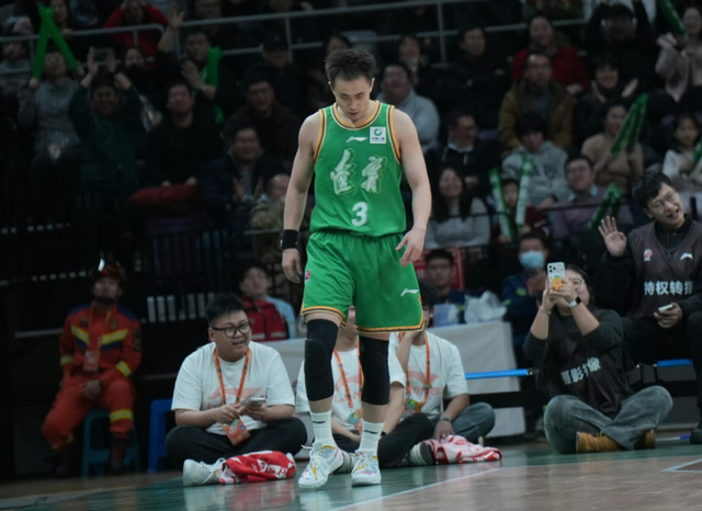 世界杯手机观看-辽宁男篮VS新疆！杨鸣输球或下课，威尔斯爆发，央视直播