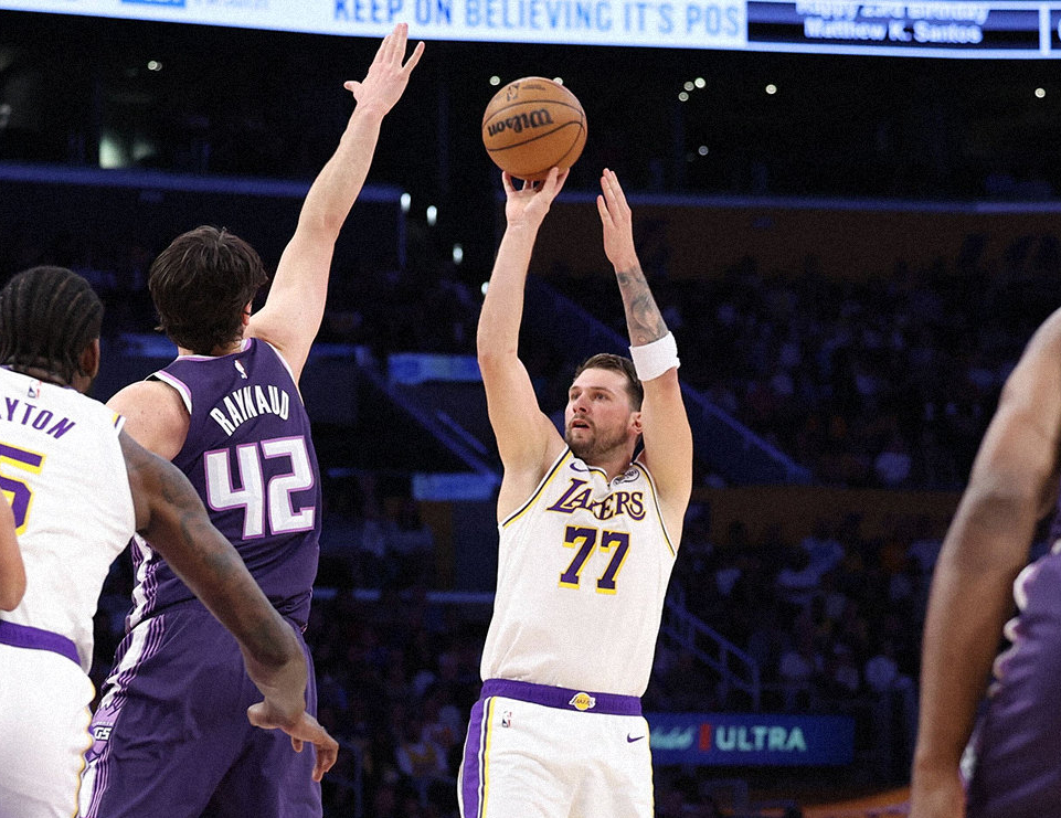 世界杯手机观看-湖人24分大胜国王，詹姆斯24分5助！威少14分，湖人整体渐入佳境