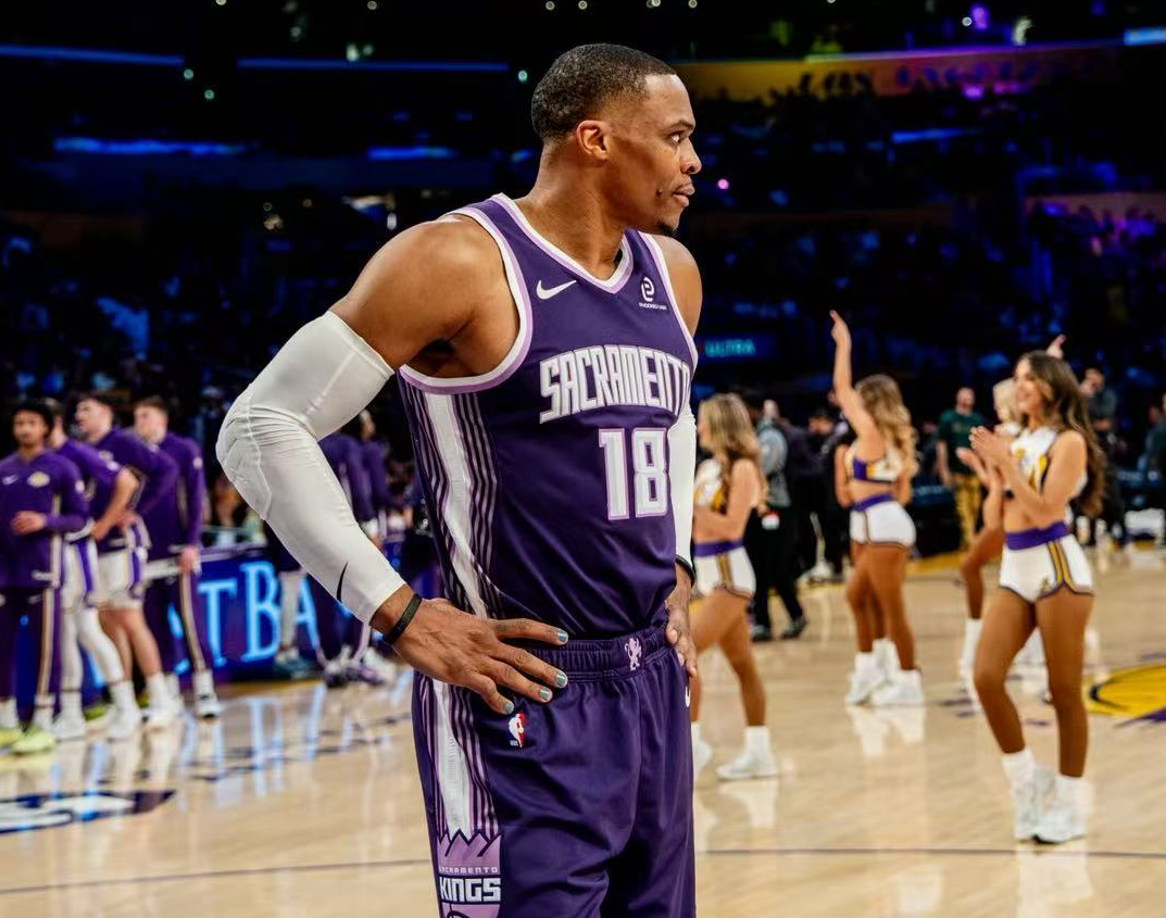 世界杯手机观看-湖人24分大胜国王，詹姆斯24分5助！威少14分，湖人整体渐入佳境