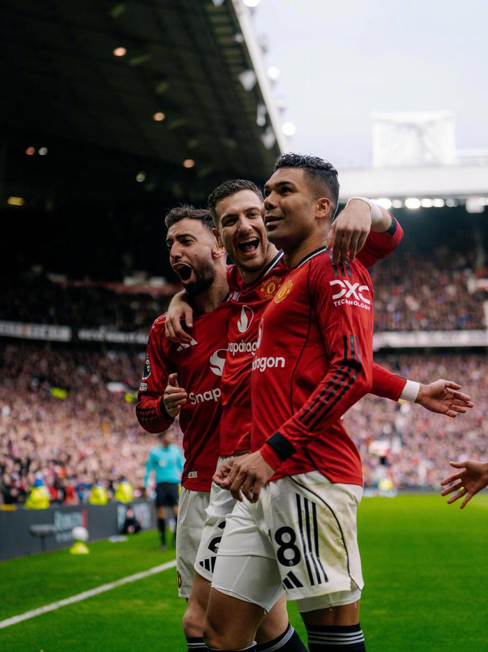 世界杯官方平台入口-热闻|谢什科5战4球，B费破27年神迹！曼联复仇维拉，稳守积分榜前三|卡塞米罗|库尼亚|英超联赛|萨迪奥-迪亚洛|阿斯顿维拉_新浪新闻