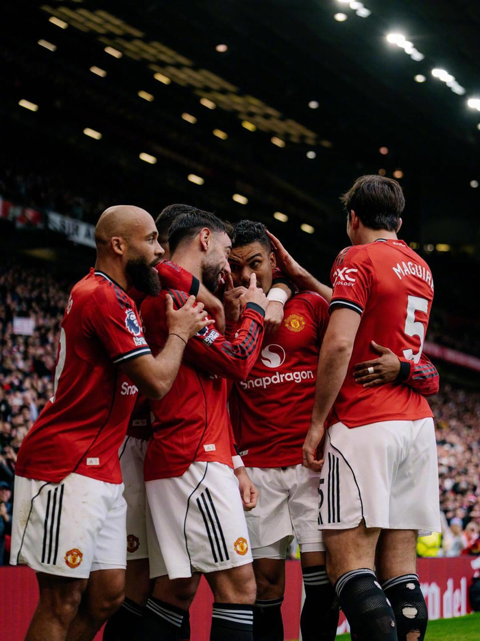 世界杯官方平台入口-热闻|谢什科5战4球，B费破27年神迹！曼联复仇维拉，稳守积分榜前三|卡塞米罗|库尼亚|英超联赛|萨迪奥-迪亚洛|阿斯顿维拉_新浪新闻